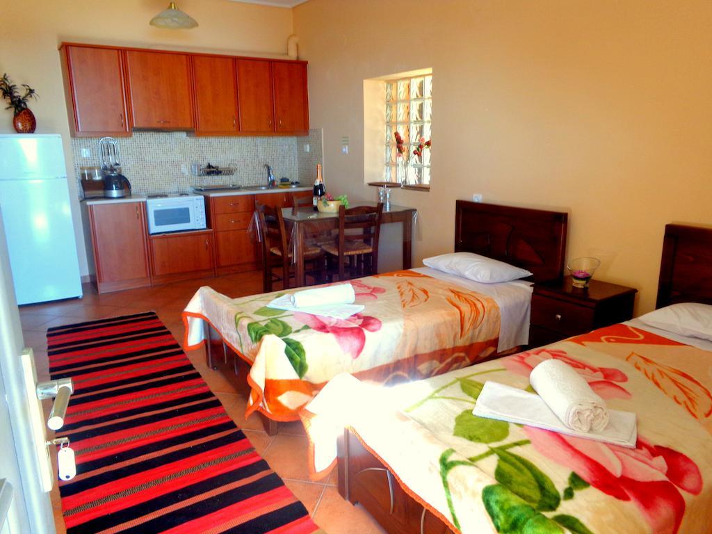 Makronas Apartments Karystos  Dış mekan fotoğraf